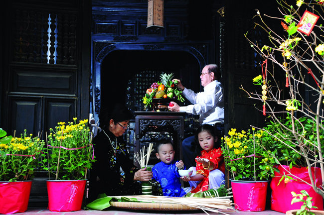 9 KHÔNG trên bàn thờ ngày Tết để rước lộc vào nhà, THẦN TÀI gõ cửa.